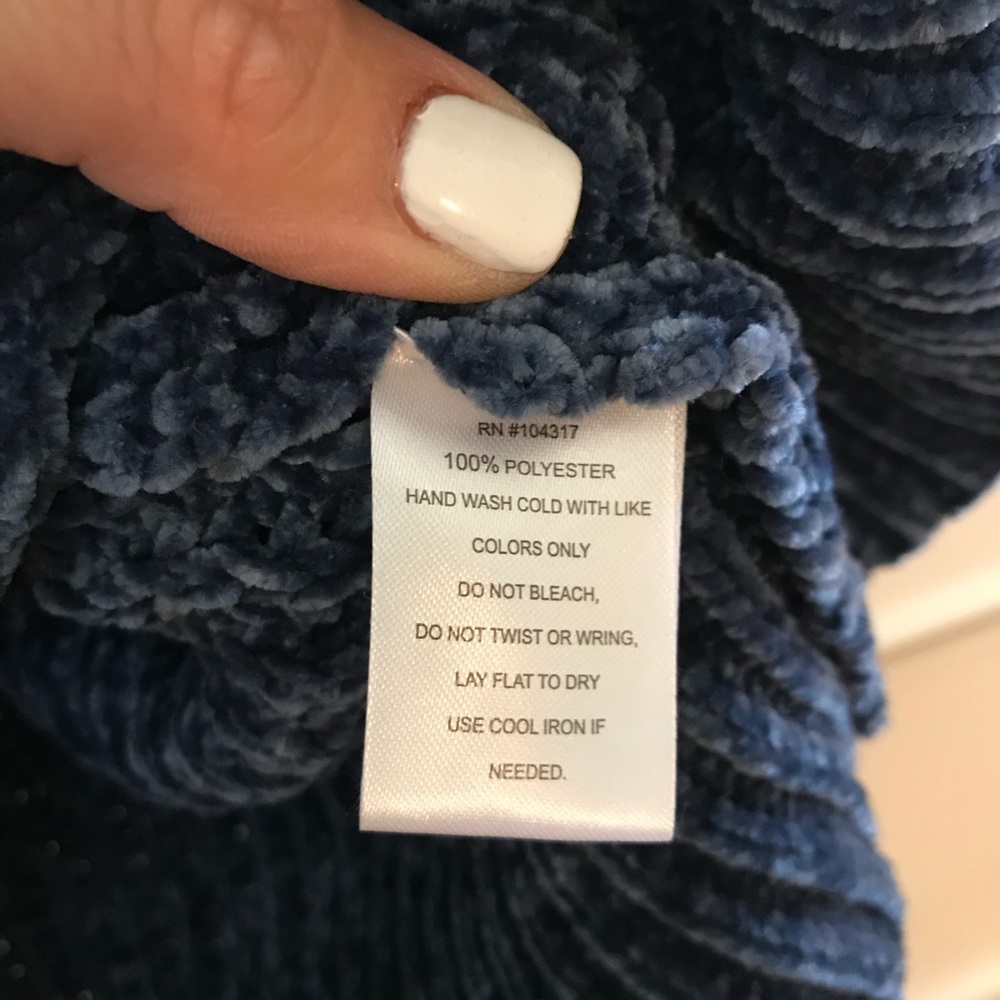 Sweater - Picture 3 of 3